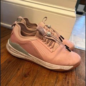 Clove Sneakers